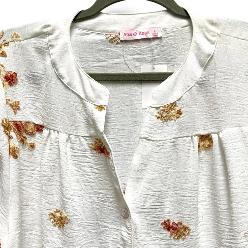 Ana & Rose White Floral Embroidered Button Down Blouse Roll Tab Sleeve Large NEW - Picture 2 of 7